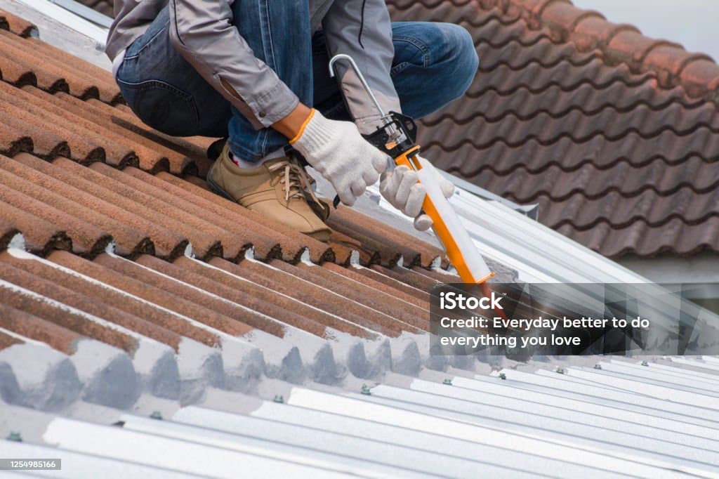 One component polyurethane sealant applied in construction expansion joint