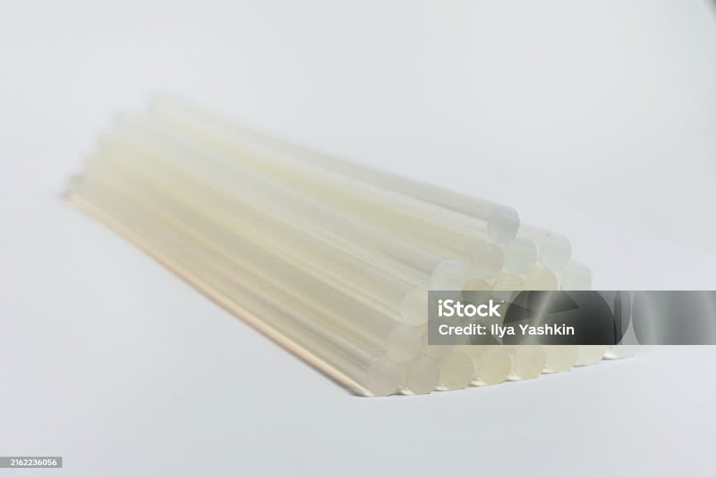 Reactive hot melt polyurethane adhesive in furniture edge banding process